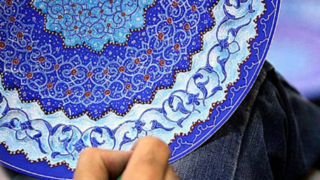 دستان نقشآفرین در غبار بحران؛ تأملی بر روز جهانی صنایعدستی دستان نقشآفرین در غبار بحران؛ تأملی بر روز جهانی صنایعدستی