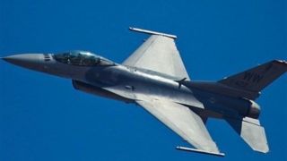 متواری شدن جنگنده آمریکایی با آتش پدافند سپاه متواری شدن جنگنده آمریکایی با آتش پدافند سپاه