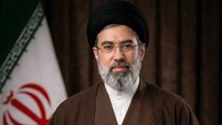رهبر انقلاب: نظر دیگری داشتم اما به دلیل تعهد رئیس جمهور برای پاسداشت حقوق ملت، آن را پذیرفتم