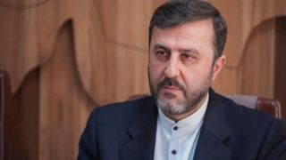 غریب آبادی: عبور ایمن در تنگه هرمز با مسیرهای موازی تضمین نمی‌شود