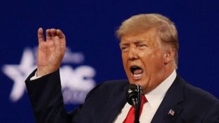 رئیس دولت تروریست آمریکا به موضعگیری جدید علیه چین پرداخت. رئیس دولت تروریست آمریکا به موضعگیری جدید علیه چین پرداخت.