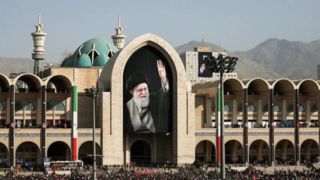 اقامه نماز بر پیکر رهبر شهید، ۸ صبح فردا در مصلای تهران/ تشییع قطعاً زمینی انجام میشود اقامه نماز بر پیکر رهبر شهید، ۸ صبح فردا در مصلای تهران/ تشییع قطعاً زمینی انجام میشود