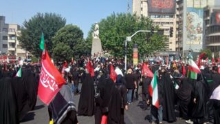 گزارش تصویری تشییع رهبر شهید انقلاب در تهران/۲ گزارش تصویری تشییع رهبر شهید انقلاب در تهران/۲