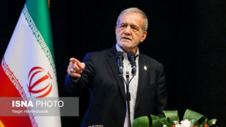 رئیسجمهور: اختلافات و شکافهای اجتماعی، نتیجه فاصله گرفتن از معیارهای قرآنی است رئیسجمهور: اختلافات و شکافهای اجتماعی، نتیجه فاصله گرفتن از معیارهای قرآنی است