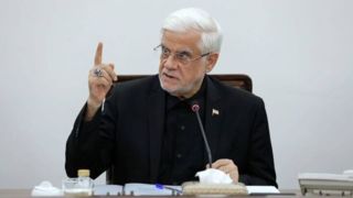 هشدار عارف: وزرا و مسئولان اجرایی اختلافات را به افکار عمومی بکشانند عزل میشوند هشدار عارف: وزرا و مسئولان اجرایی اختلافات را به افکار عمومی بکشانند عزل میشوند