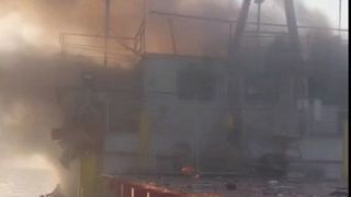 بازگشت پیکر دریانورد جانباخته و خدمه کشتی تجاری «آنا» به کشور بازگشت پیکر دریانورد جانباخته و خدمه کشتی تجاری «آنا» به کشور