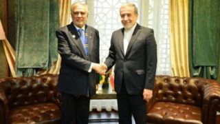 اسلام آباد: از عراقچی دعوت کردیم به پاکستان سفر کند اسلام آباد: از عراقچی دعوت کردیم به پاکستان سفر کند