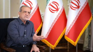 پزشکیان: ما نوکر مردم و در خدمت آنان هستیم پزشکیان: ما نوکر مردم و در خدمت آنان هستیم