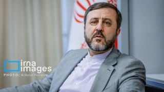 غریب آبادی: تفاهم ایران و عمان به منزله بازگشایی تنگه هرمز نیست غریب آبادی: تفاهم ایران و عمان به منزله بازگشایی تنگه هرمز نیست