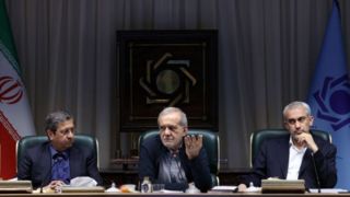 تأکید رئیسجمهور بر هماهنگی کامل برای حفظ ثبات اقتصادی کشور تأکید رئیسجمهور بر هماهنگی کامل برای حفظ ثبات اقتصادی کشور