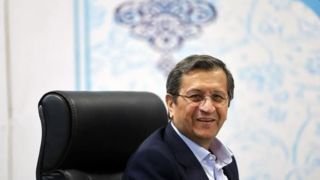 همتی به بازار دلار هشدار داد/ مداخله قدرتمند در راه است؟
