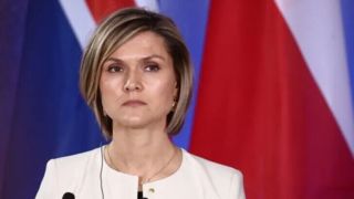 نخستوزیر ایسلند نقشه ترامپ را «پوچ و غیرقابل قبول» خواند نخستوزیر ایسلند نقشه ترامپ را «پوچ و غیرقابل قبول» خواند