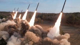 فیلمی از اصابت‌ پی‌درپی موشک‌های ایران به پایگاه آمریکا در اردن