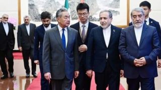 عراقچی پس از سفر چین: تصمیمات امروز پیامدهای گستردهای خواهد داشت عراقچی پس از سفر چین: تصمیمات امروز پیامدهای گستردهای خواهد داشت