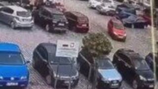 حادثه‌آفرینی زن ۷۸ ساله هنگام پارک کردن خودرو