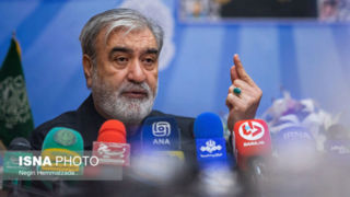 عزیزی: در آخر ما و کشورهای همسایه در منطقه میمانیم، چشم در چشم عزیزی: در آخر ما و کشورهای همسایه در منطقه میمانیم، چشم در چشم