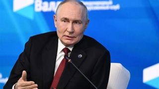 پوتین: جهان از پایداری مردم ایران شگفتزده شده است پوتین: جهان از پایداری مردم ایران شگفتزده شده است