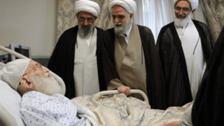 عیادت نمایندگان رهبرمعظم انقلاب از آیتالله نوری همدانی عیادت نمایندگان رهبرمعظم انقلاب از آیتالله نوری همدانی