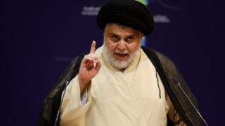 مقتدی صدر: عراق نباید عرصه درگیری های سیاسی و اقتصادی شود مقتدی صدر: عراق نباید عرصه درگیری های سیاسی و اقتصادی شود