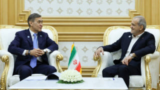 پزشکیان: جمهوری اسلامی ایران با اقتدار بر اصول خود ایستاده است پزشکیان: جمهوری اسلامی ایران با اقتدار بر اصول خود ایستاده است