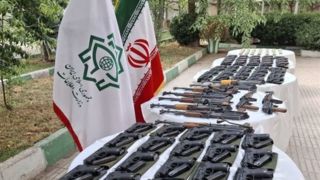 کشف ۱۲۲ قبضه سلاح جنگی در مرزهای جنوبی سیستان‌ و بلوچستان
