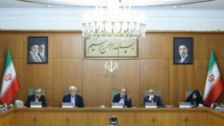 رئیسجمهور دستور داد تمام منابع حاصل از صرفهجوییها به افزایش اعتبار کالابرگ اختصاص یابد رئیسجمهور دستور داد تمام منابع حاصل از صرفهجوییها به افزایش اعتبار کالابرگ اختصاص یابد
