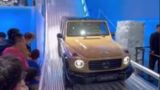 قدرت نمایی خودرو برقی  بنز در نمایشگاه پکن