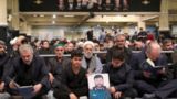 اشک‌های فرزند شهید موسوی در مراسم بزرگداشت رئیس‌جمهور شهید و همراهان