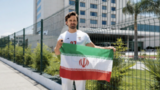سلبریتی آمریکایی پرچم ایران را به اهتزار درآورد