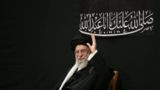 اقامه نماز بر پیکر مطهر امام شهید و خانواده ایشان اقامه نماز بر پیکر مطهر امام شهید و خانواده ایشان
