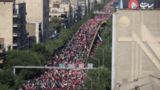 عزاداری عراقی‌ها در مسیر تشییع رهبر شهید انقلاب